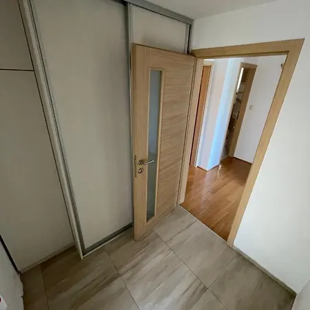 Victoria Stara Baška